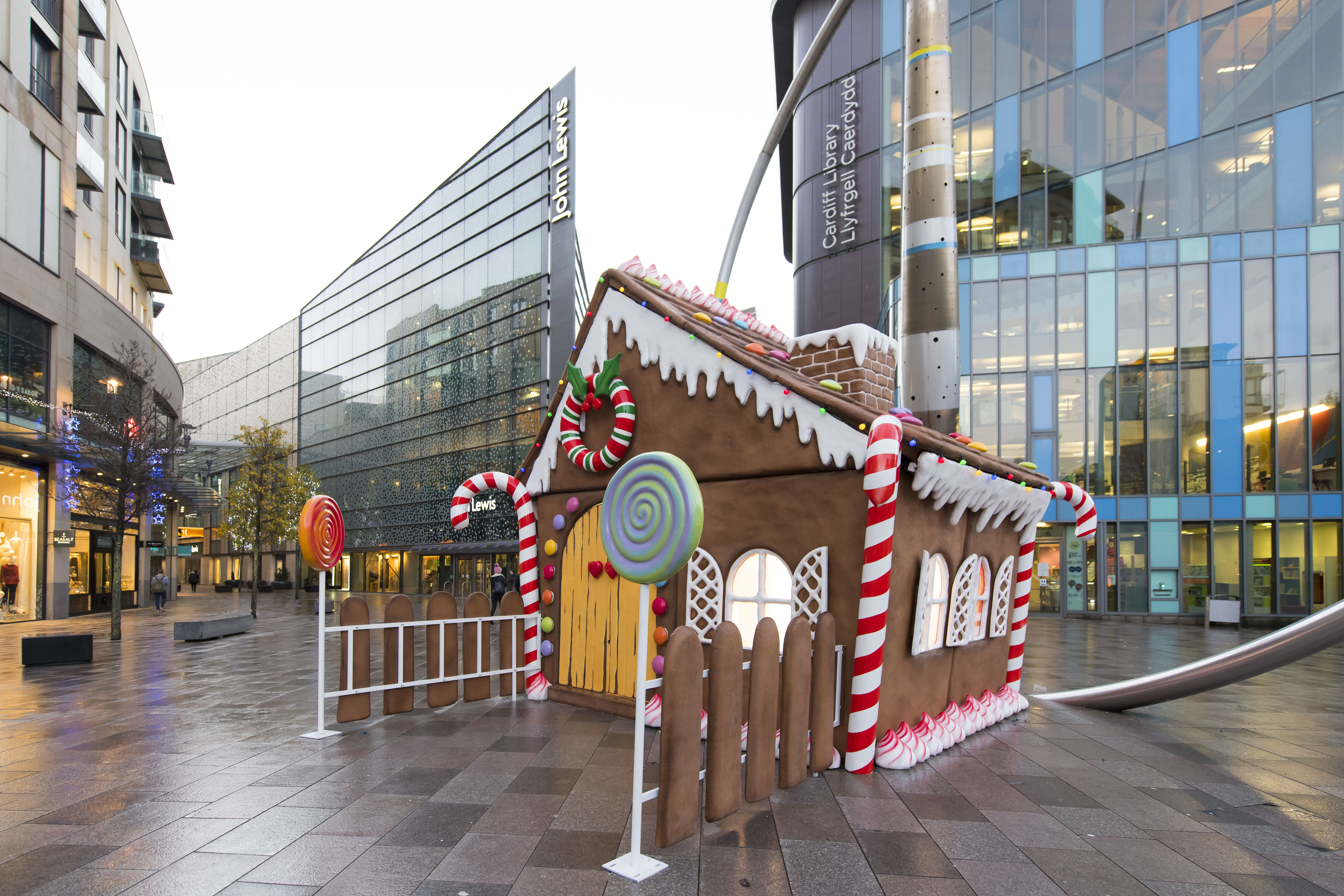 gingerbread house on the hayes